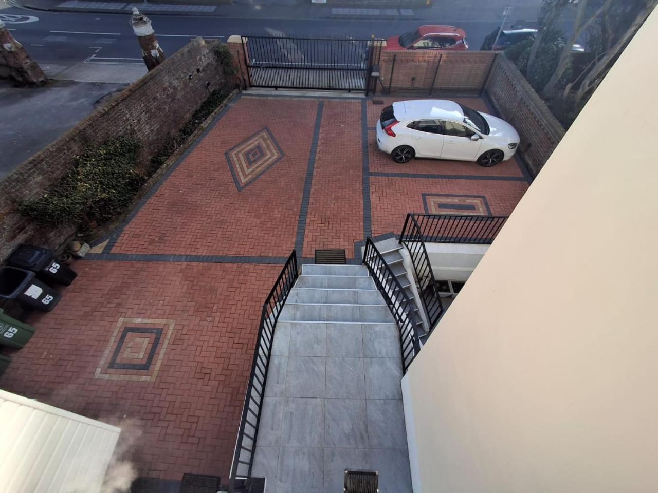 Inn By The Sea, Portsmouth - En Suite Rooms With Or Without Sea View, Onsite Ev 22Kw Exteriör bild